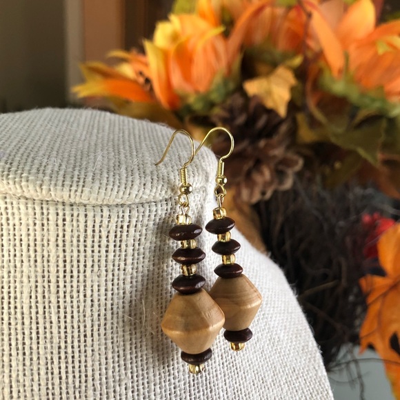 🌻Handmade Earrings 🌻 - Picture 3 of 7